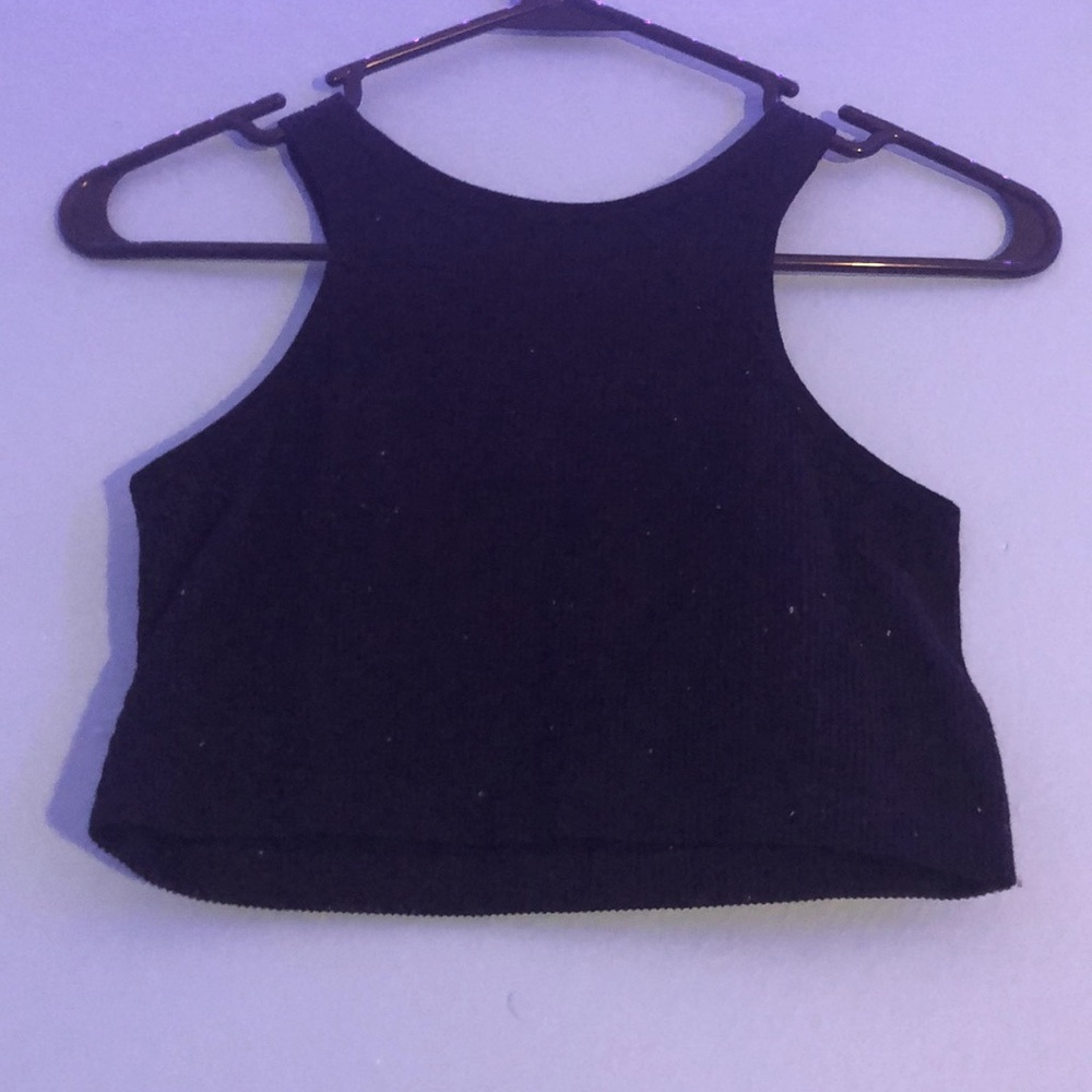 Black cropped tank top